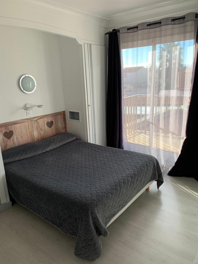 Hotel Le Canetois Eksteriør billede