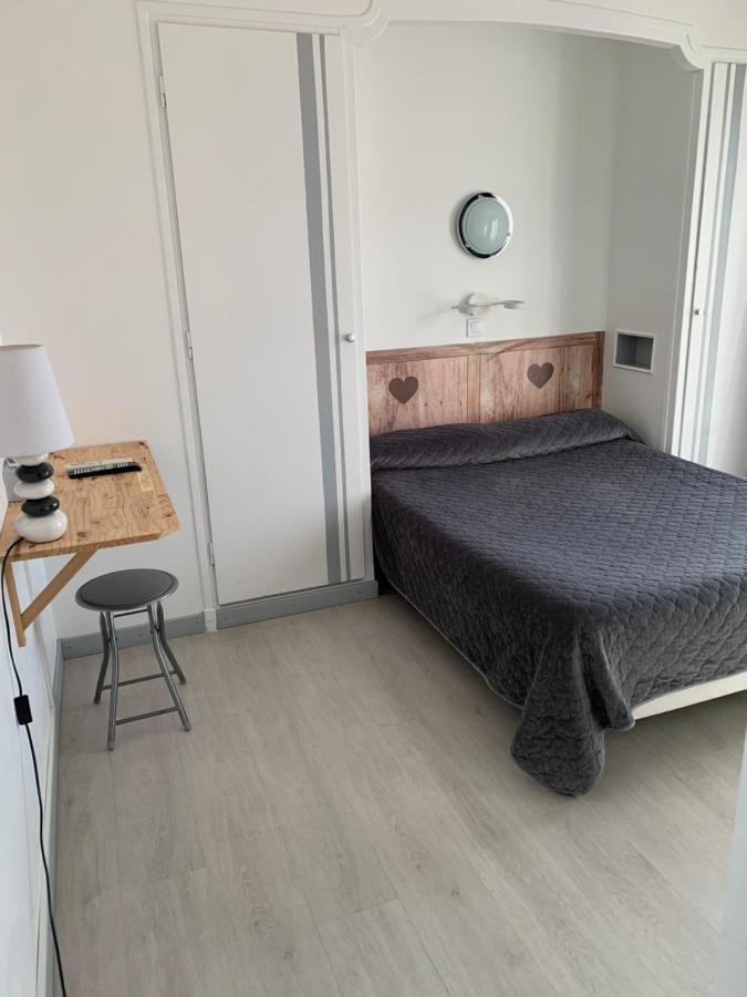 Hotel Le Canetois Eksteriør billede