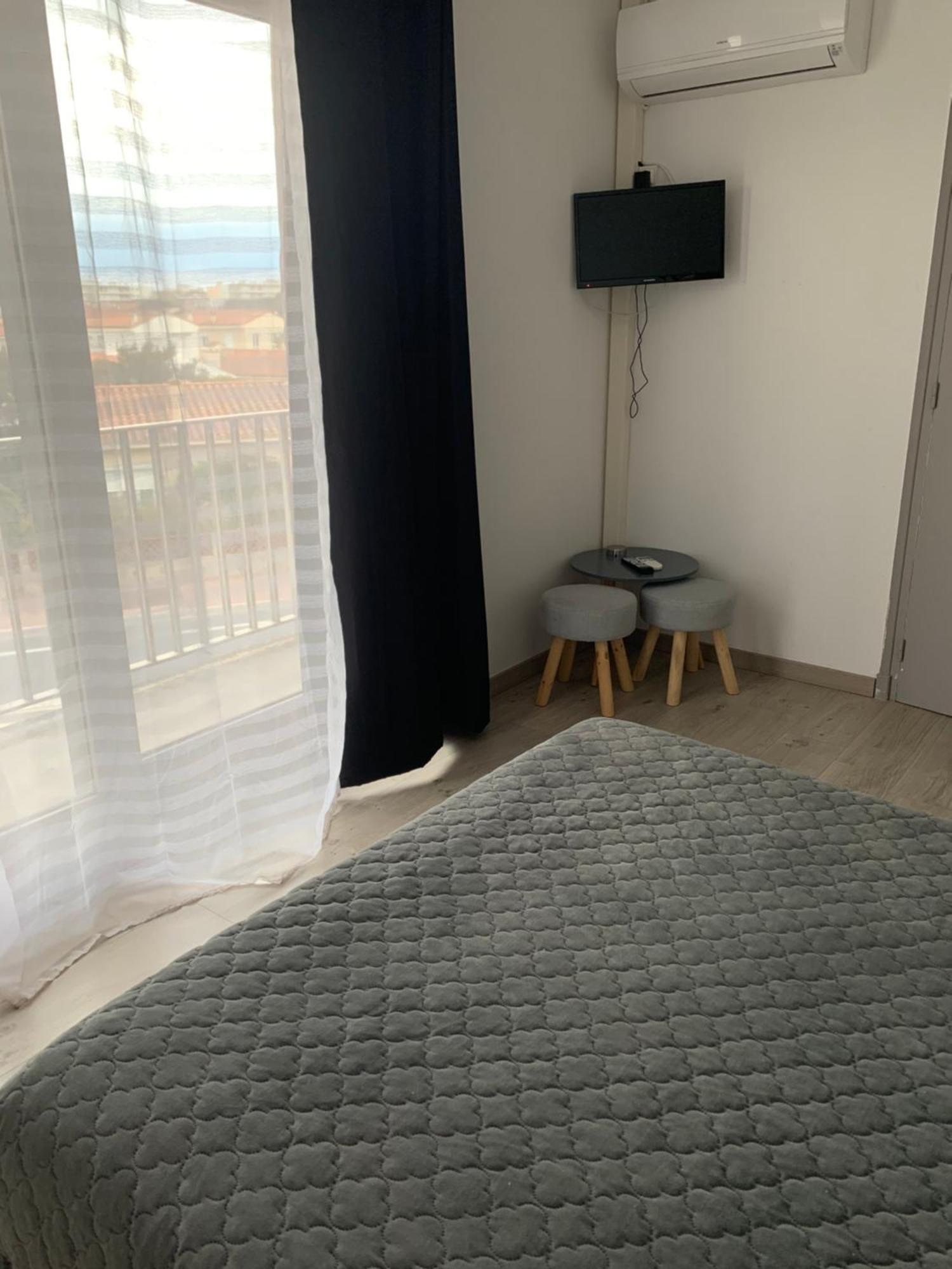 Hotel Le Canetois Eksteriør billede