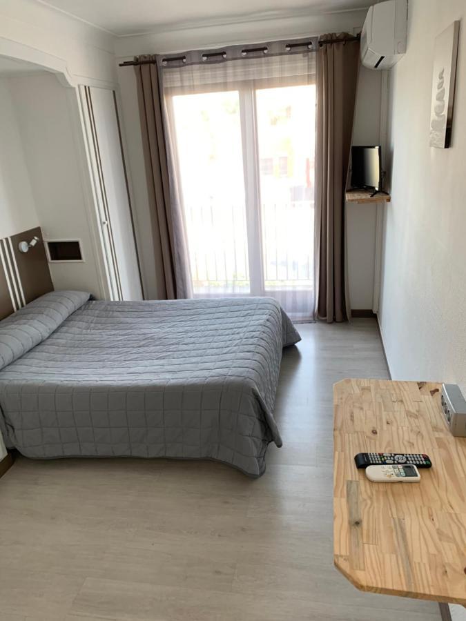 Hotel Le Canetois Eksteriør billede