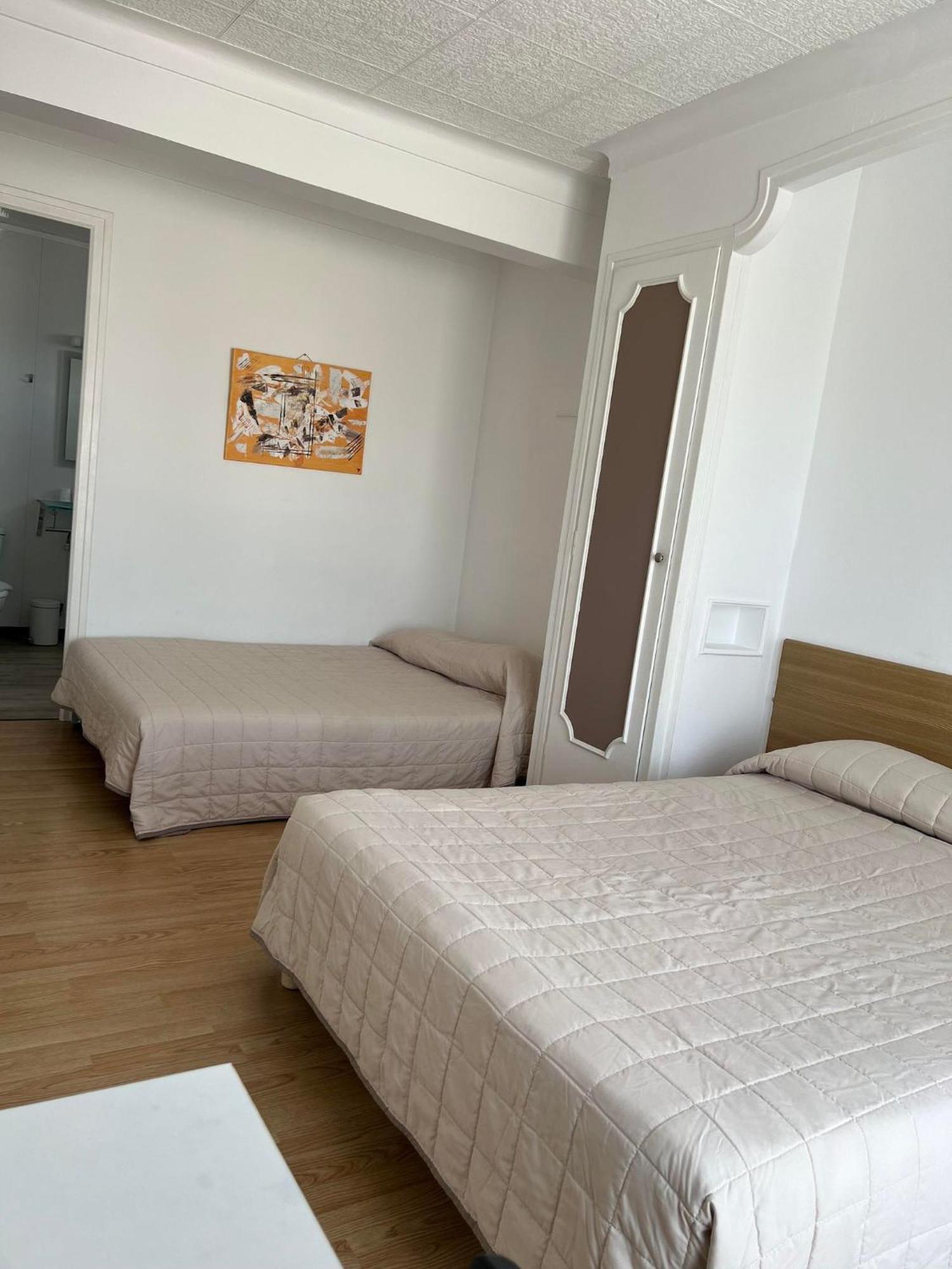 Hotel Le Canetois Eksteriør billede